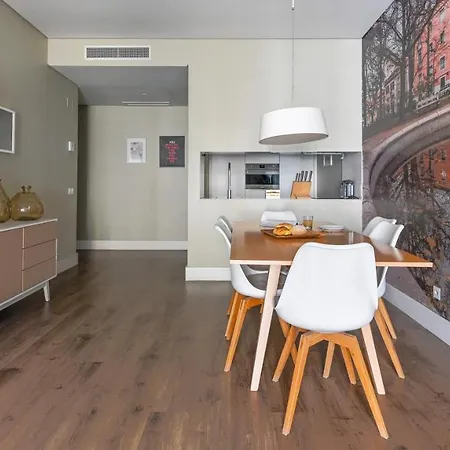 Plum Guide - Wind Portal Apartment Lisbon