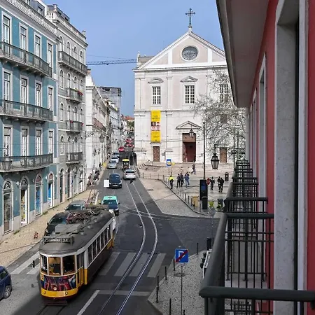 Plum Guide - Wind Portal Apartment Lisbon